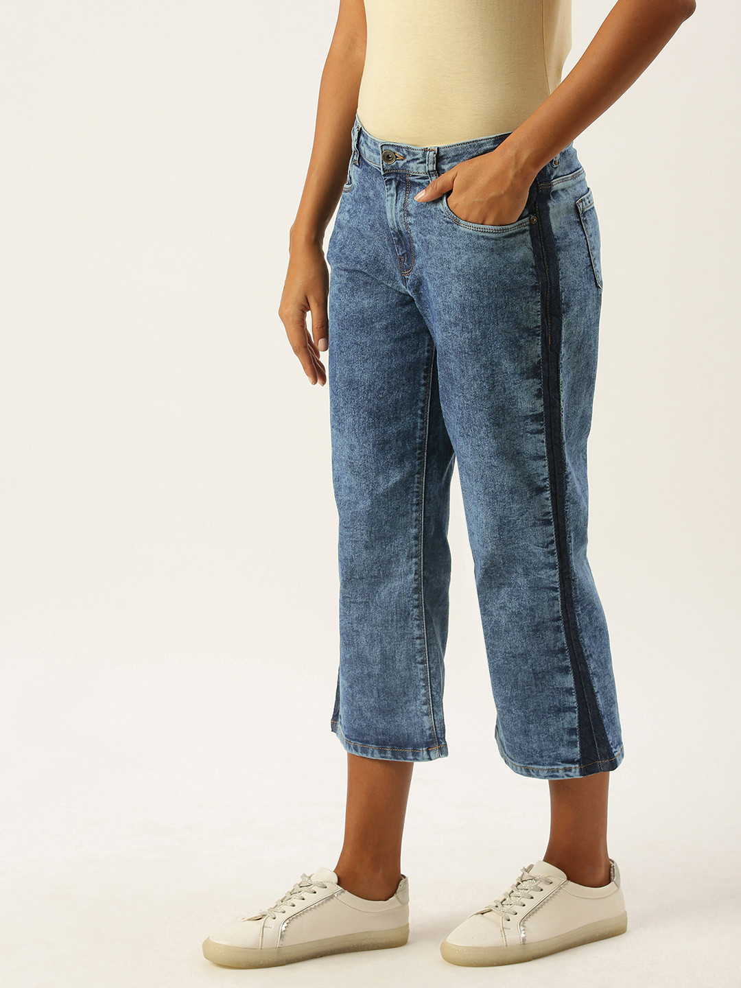 Flying Machine Women Blue Flared Heavy Fade Stretchable Jeans