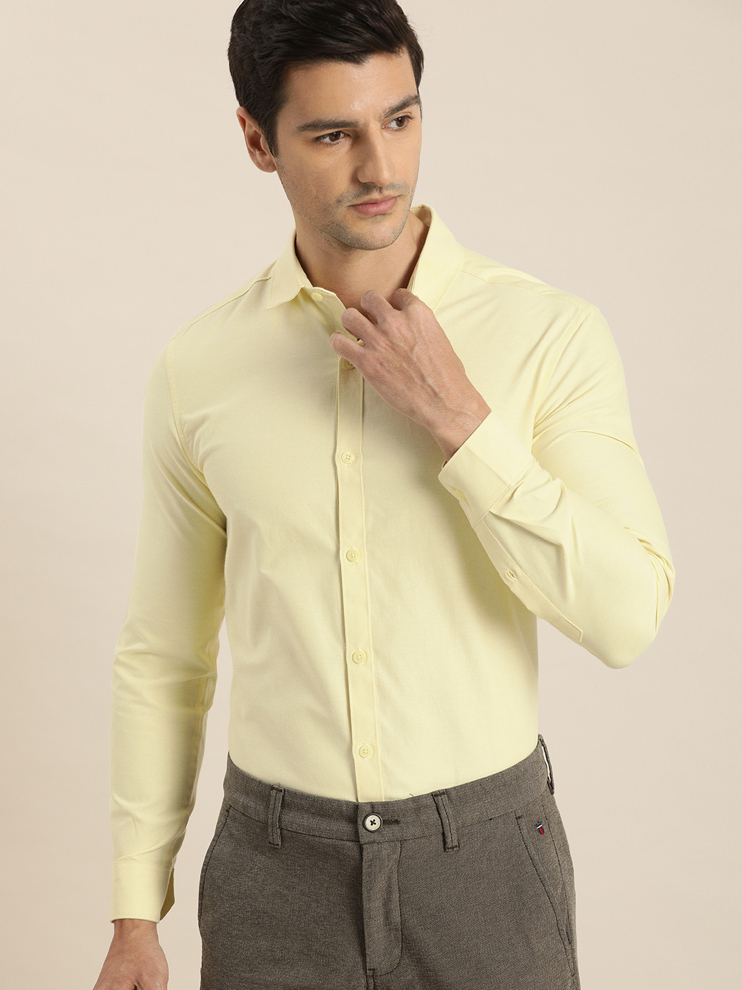 INVICTUS Men Yellow Slim Fit Opaque Formal Shirt