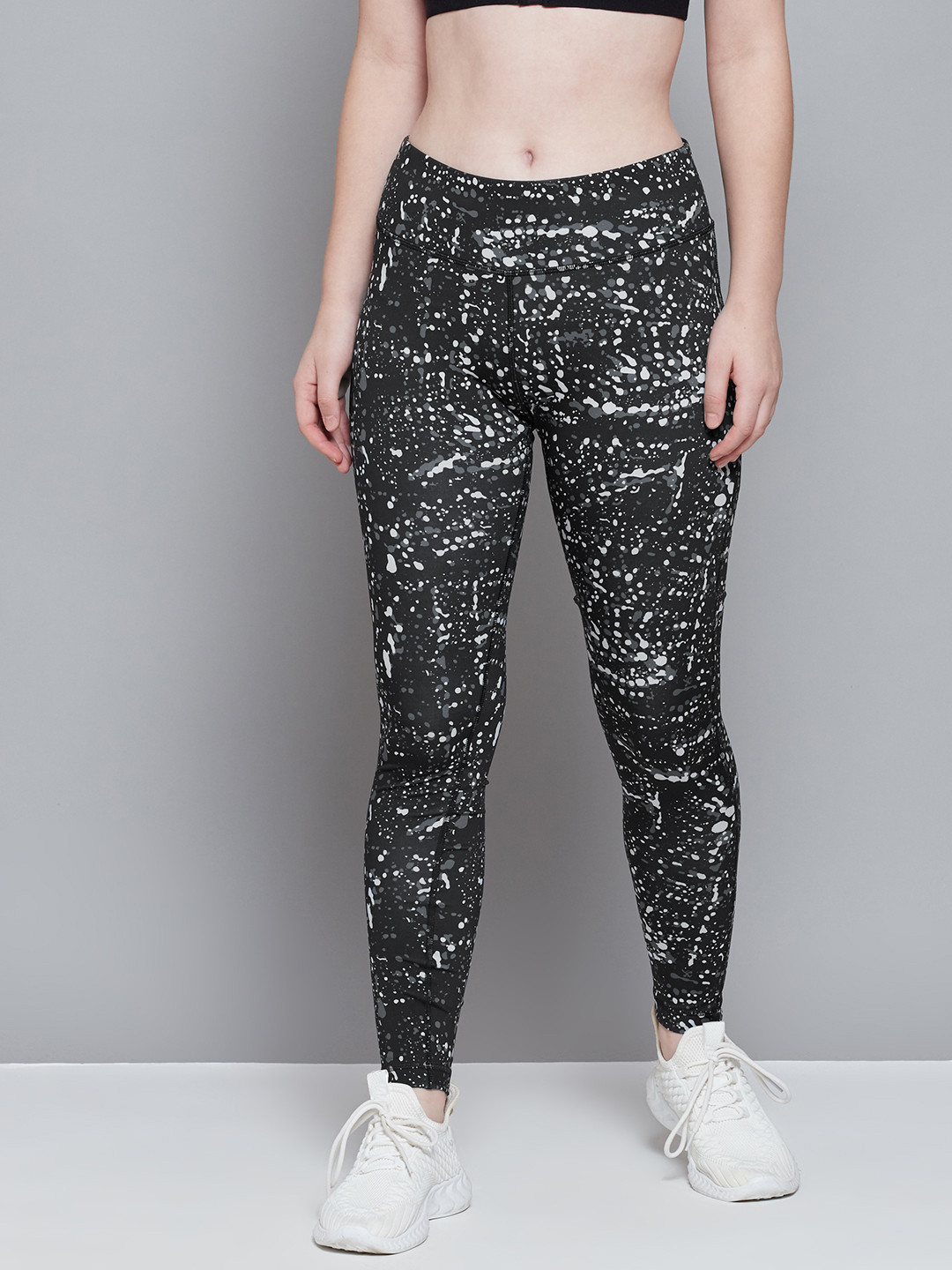 Reebok Women Black & White Printed Fitted Speedwick Workout Ready Tights