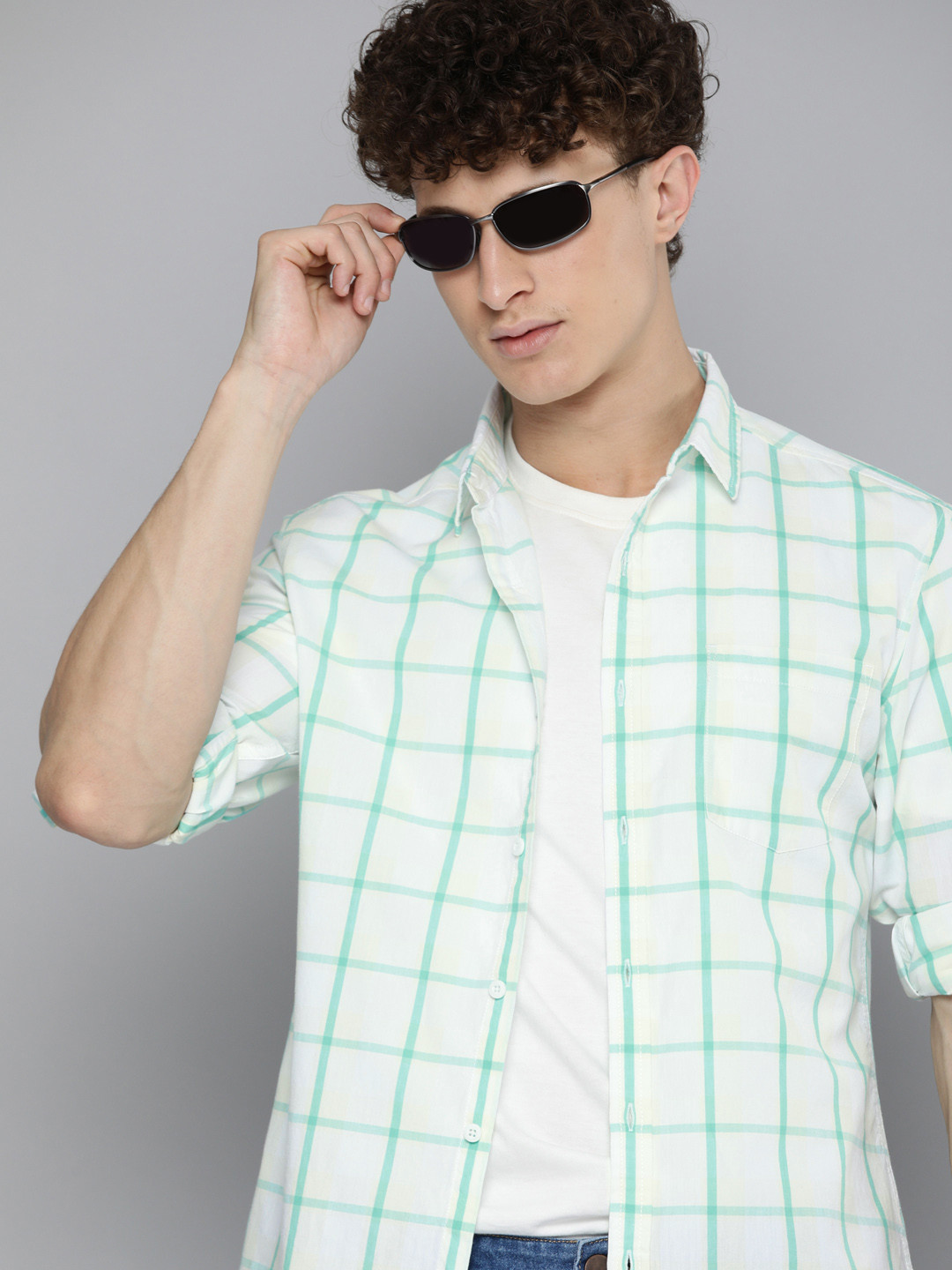 HERE&NOW Men Cream-Coloured & Green Checked Slim Fit Casual Shirt