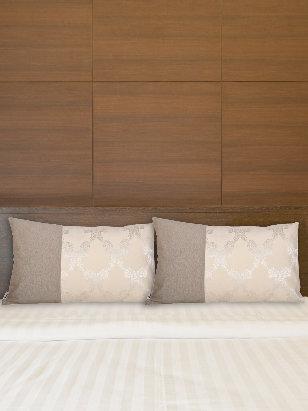 Home Cream Set of 2 Damask Print Cotton Pillow Cover