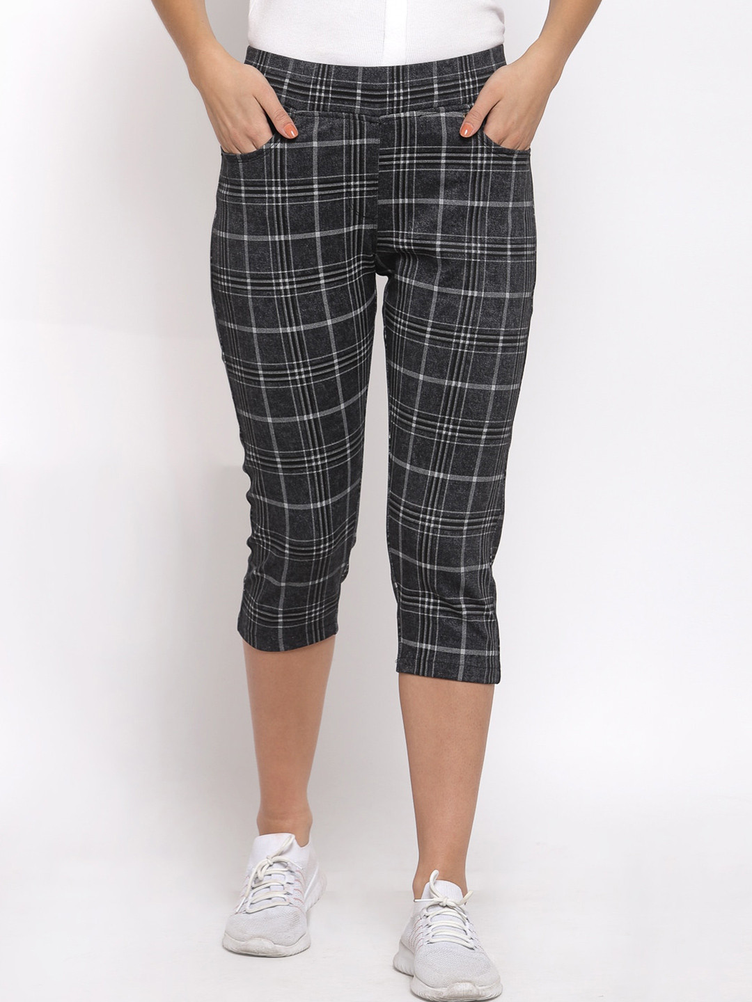 Westwood Women Black & Grey Checked Cotton Skinny Fit Capris