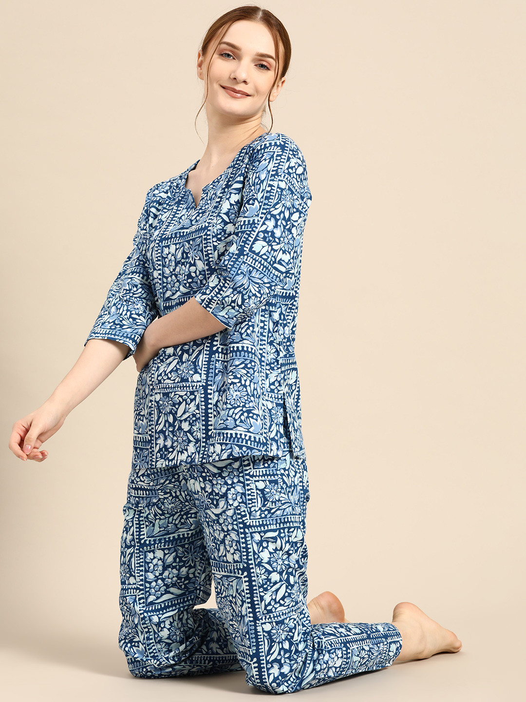 MABISH by Sonal Jain Women Navy Blue & Off White Printed Night suit