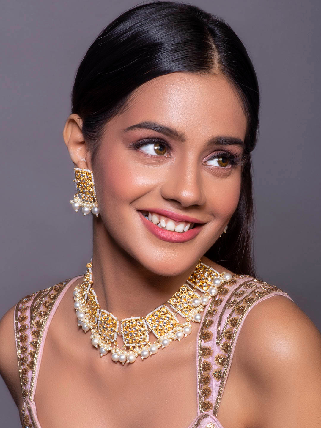 Fida Gold-Plated White Kundan-Studded & Pearl Beaded Handmade Jewellery Set