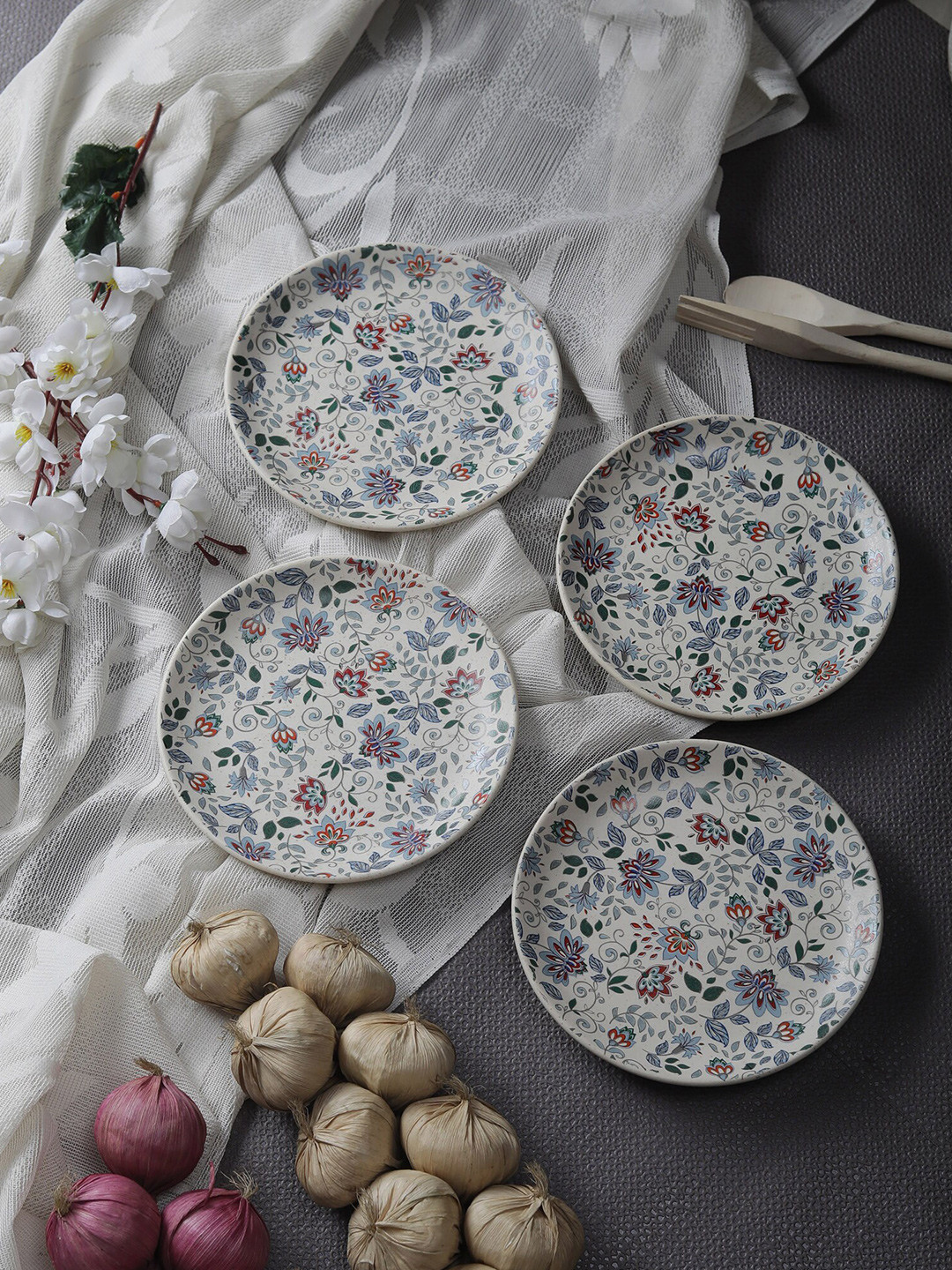MIAH Decor Cream-Coloured & 4 Pieces Handcrafted & Hand Painted Stoneware Matte Plates