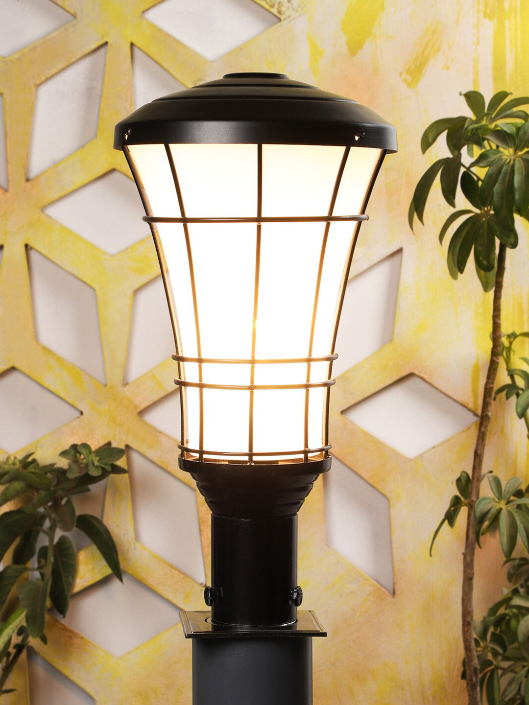 MFD HOME FURNISHING Black & White Iron Quirky Prime Outdoor Lamp