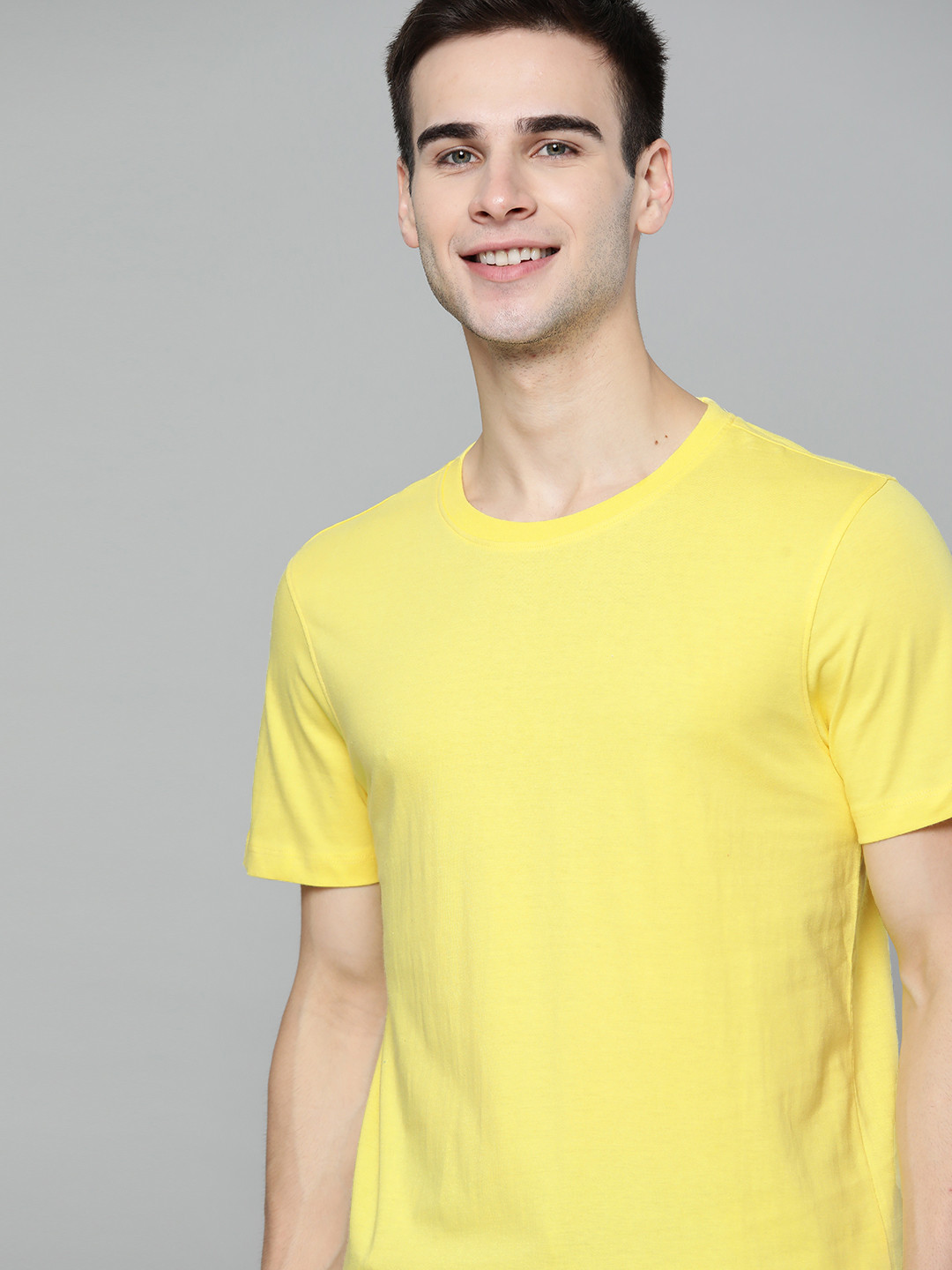 Mast & Harbour Men Yellow Cotton T-shirt