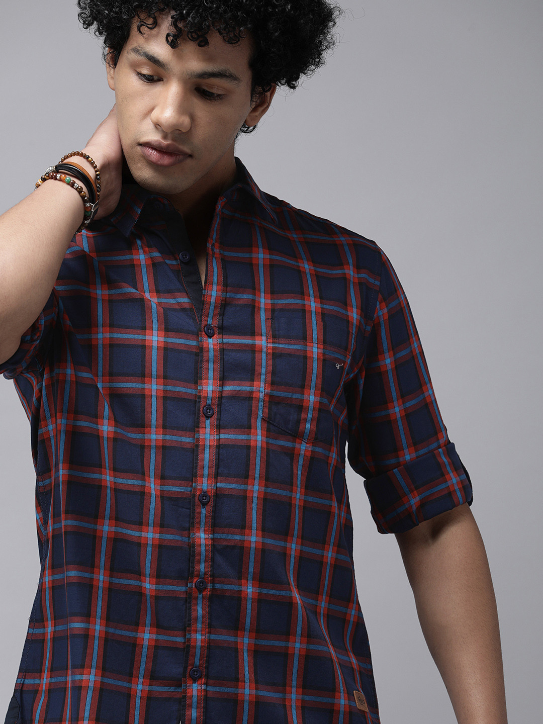 Roadster Men Navy Blue And Red Checked Slim Fit Pure Cotton Casual Shirt