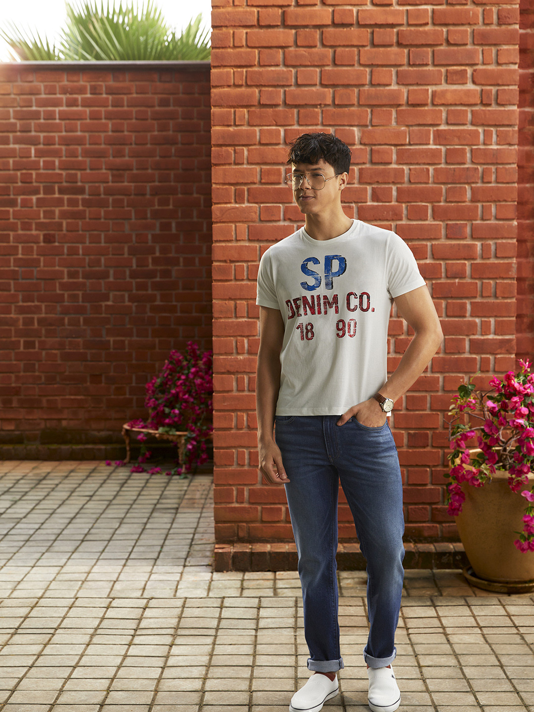 Levis Men Indigo Blue Slim Fit Heavy Fade Woven Stretchable  Jeans