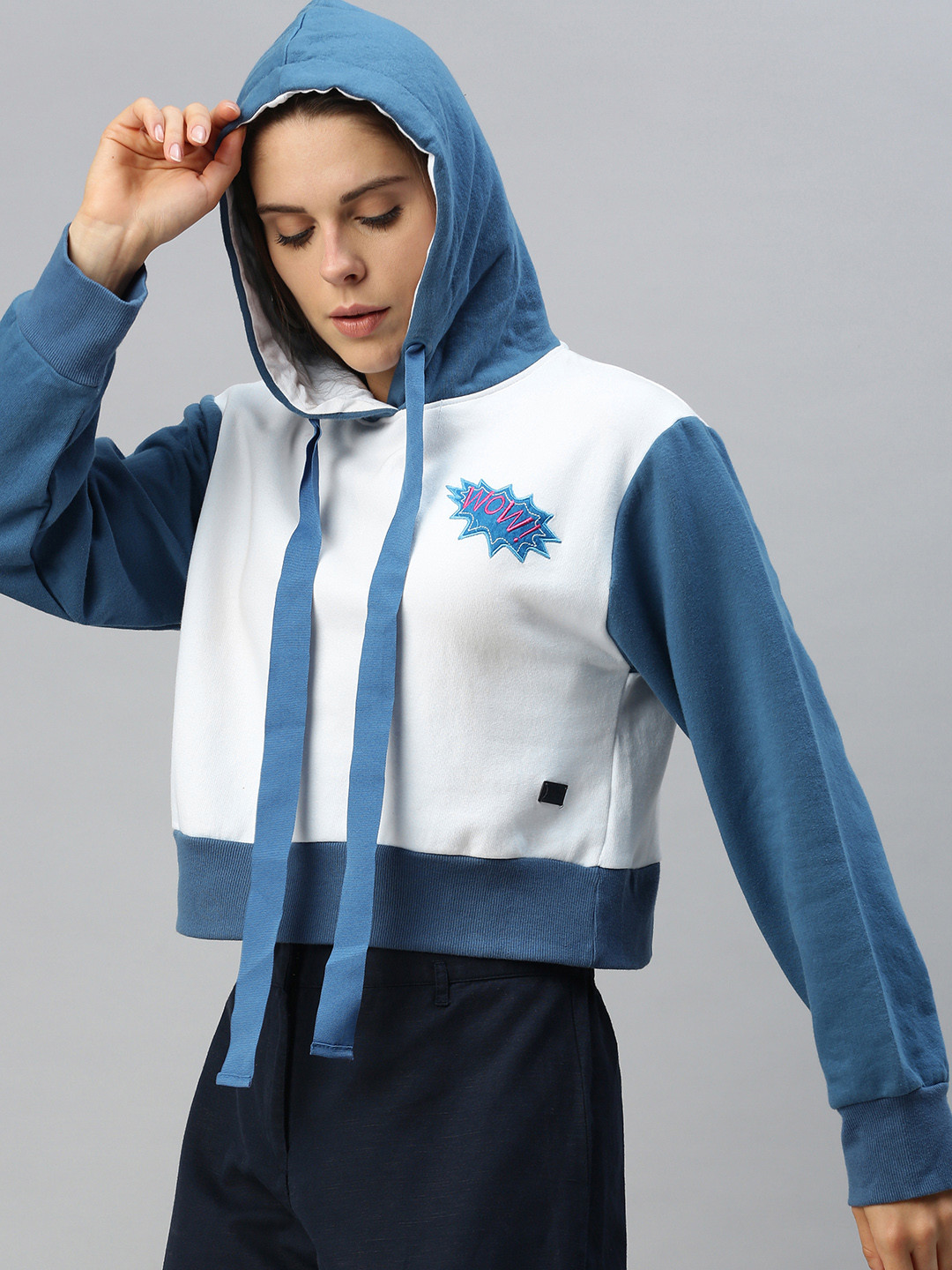 Campus Sutra Women White Hooded Cropped Sweatshirt