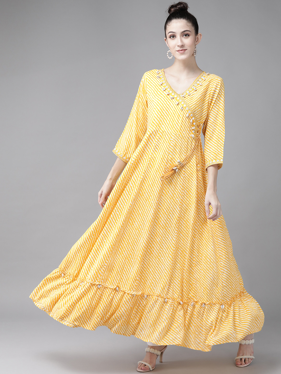 Yufta Women Yellow & White Leheriya Printed Kurta With Coffee Bean Shell Detail