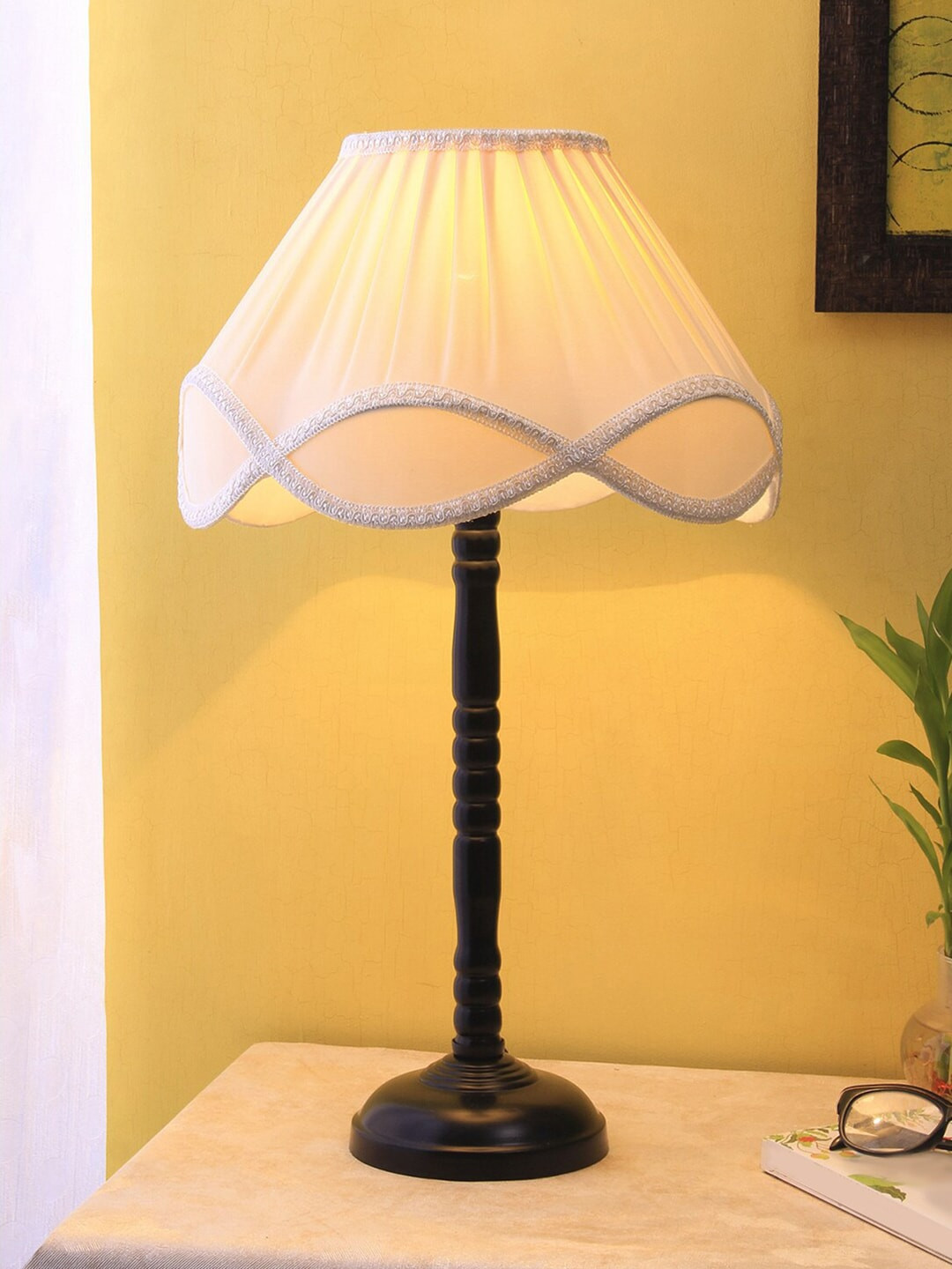 Devansh Off-White & Black Solid Vintage Table Lamp