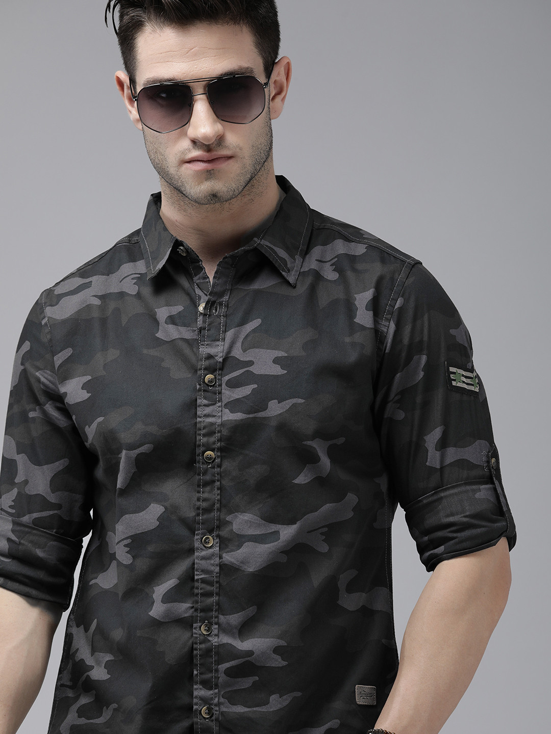 Roadster Men Olive Green Camouflage Printed Pure Cotton Casual Shirt