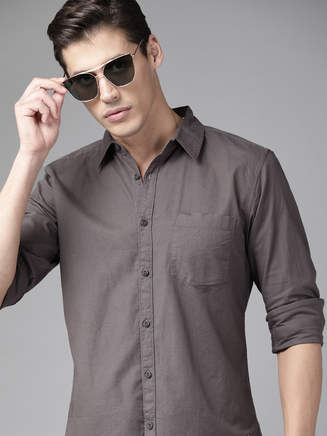 Roadster Men Charcoal Grey Pure Cotton Solid Casual Shirt