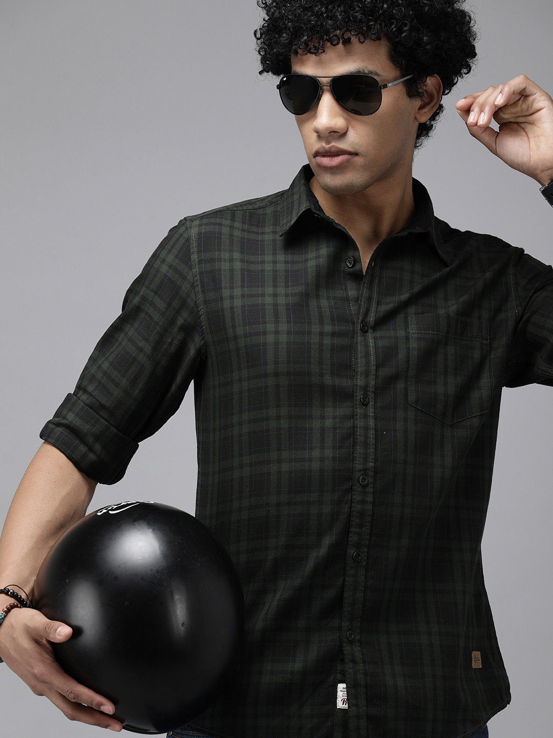 Roadster Men Black And Olive Tartan Checked Regular Fit  Cotton Casual Shirt