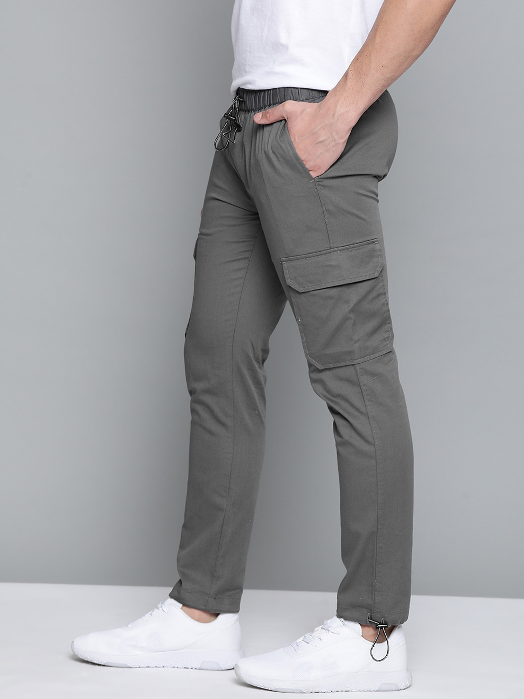 Mast & Harbour Men Grey Cotton Cargos Trousers