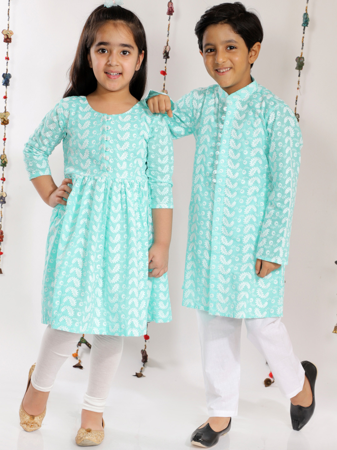VASTRAMAY Girls Green & White Pure Cotton Chikankari Anarkali Kurti and Leggings