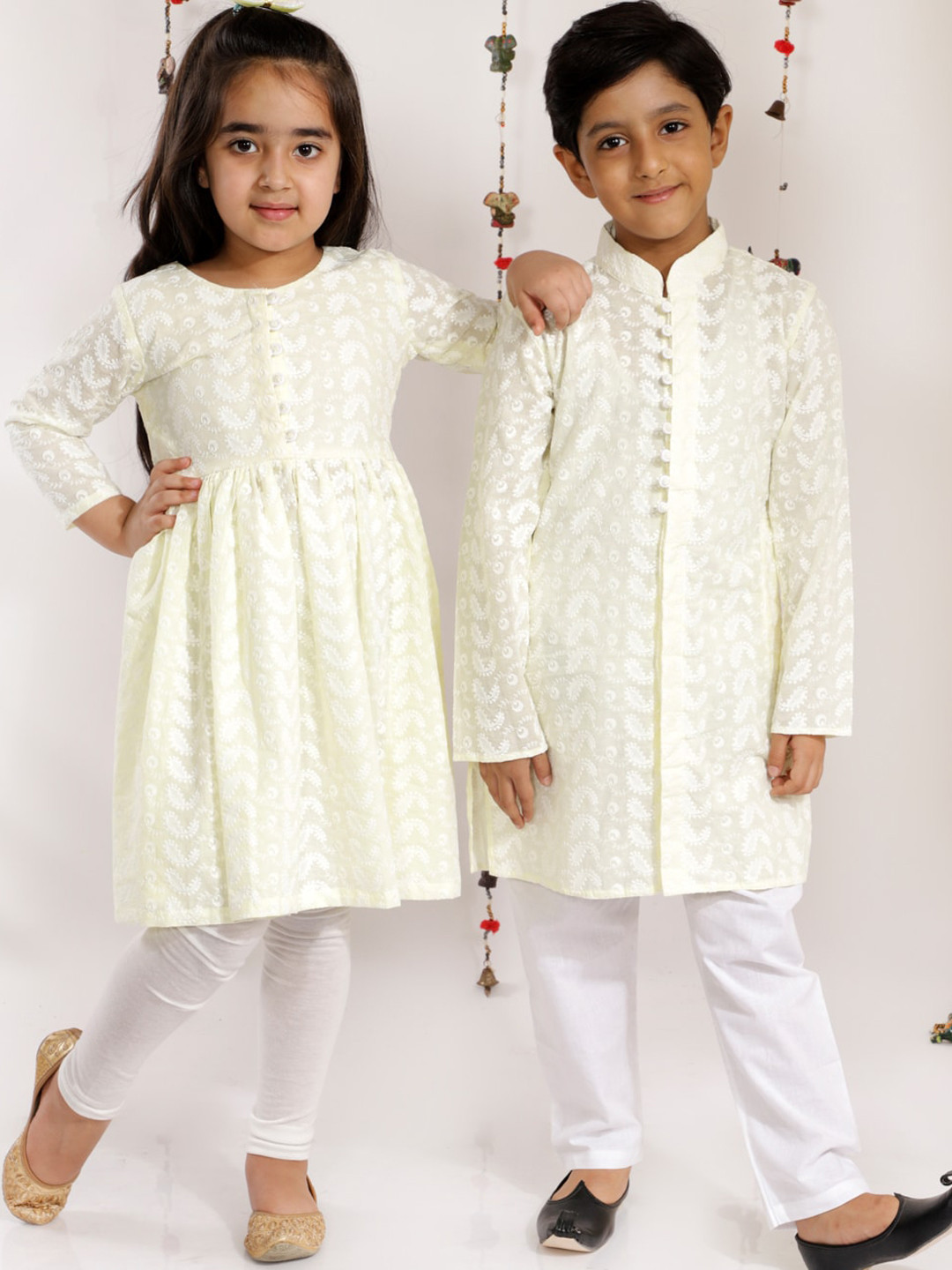VASTRAMAY Girls Yellow & White Pure Cotton Anarkali Kurti and Leggings