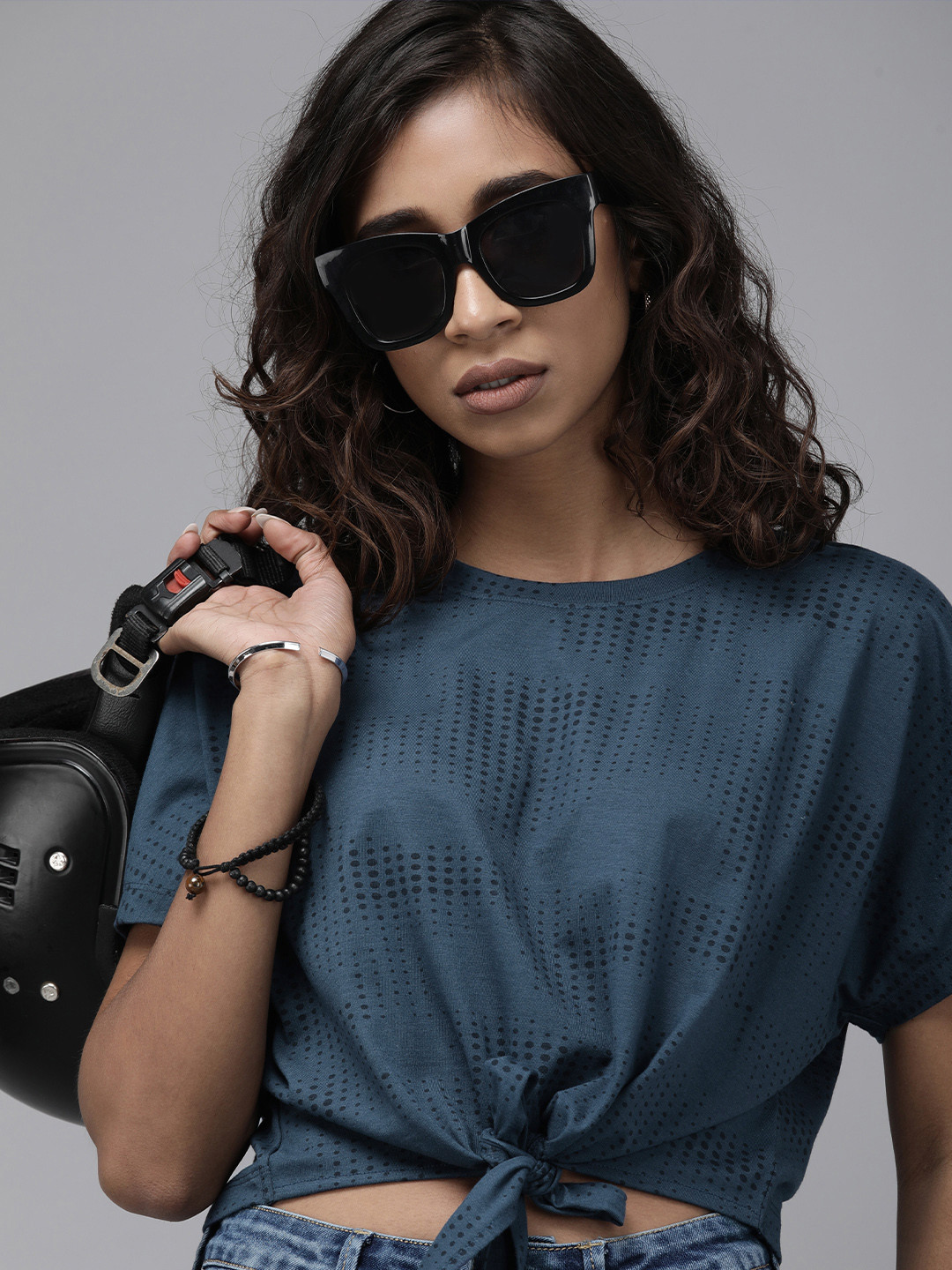 Roadster Women Navy Blue & Black Geometric Printed Extended Sleeves Regular Cropped Top
