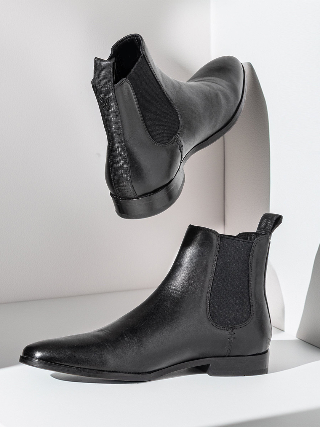 RARE RABBIT Men Bob Leather Flat Boots