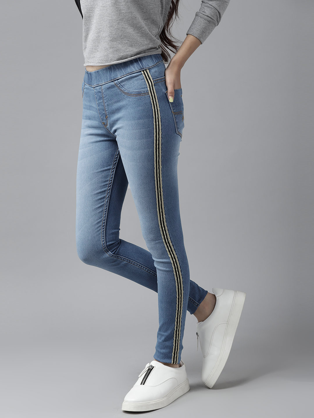 UTH by Roadster Girls Blue Washed Denim Jeggings with Side Taping Detail