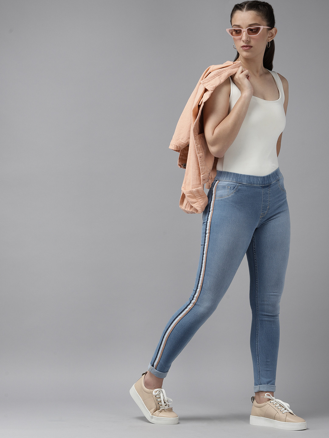 UTH by Roadster Girls Navy Blue Washed Stretchable Denim Jeggings with Side Taping Detail