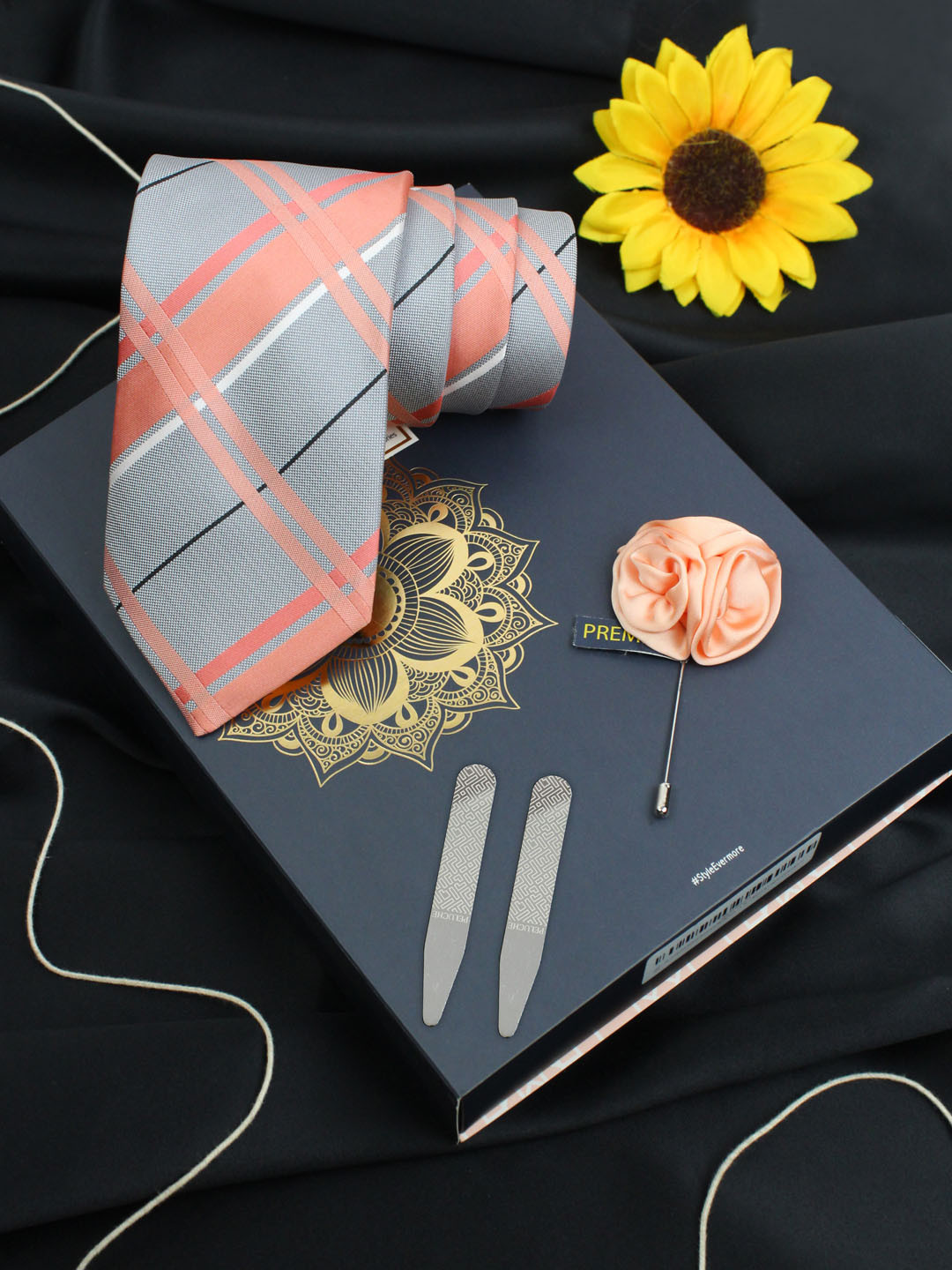 PELUCHE Men Grey & Peach-Coloured Checked Broad Tie with Brooch & Collar Stay