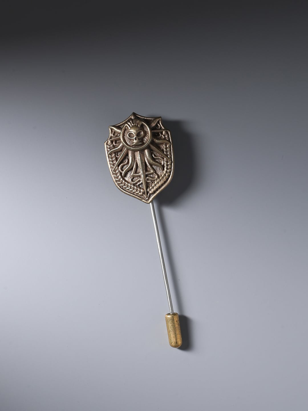 COSA NOSTRAA Men Gold-Toned Libra Zodiac Lapel Pin