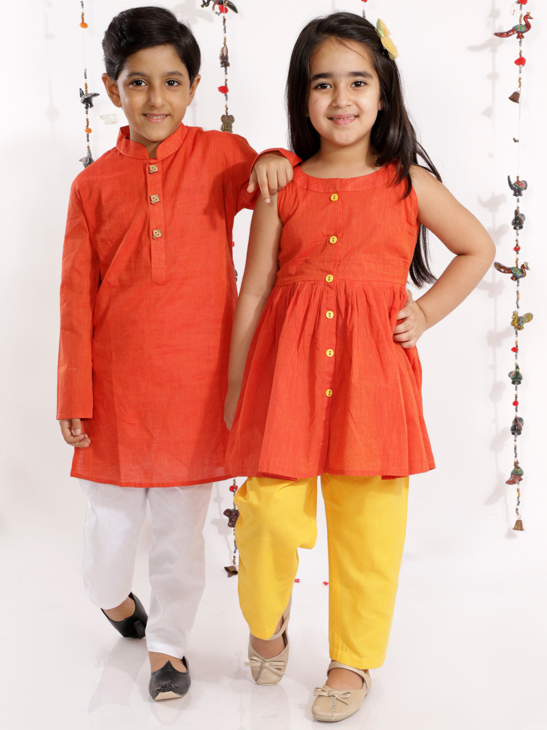 VASTRAMAY Boys Red Pure Cotton Handloom Kurta with Pyjamas
