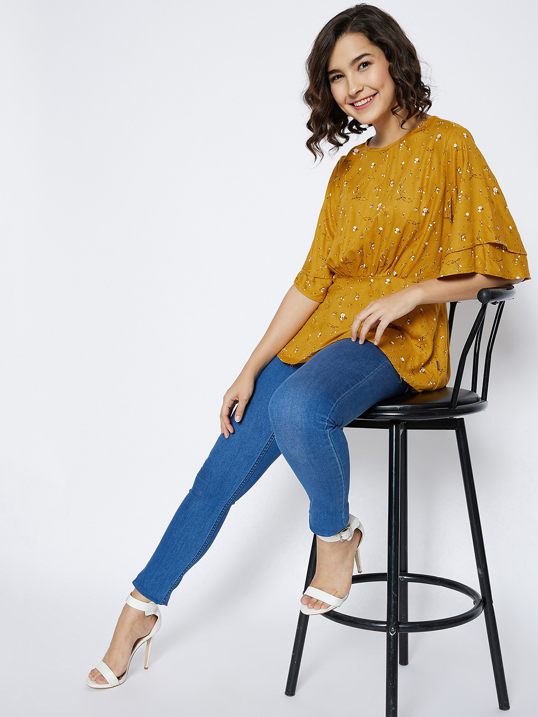 Crimsoune Club Mustard Yellow Geometric Extended Sleeves Cinched Waist Top