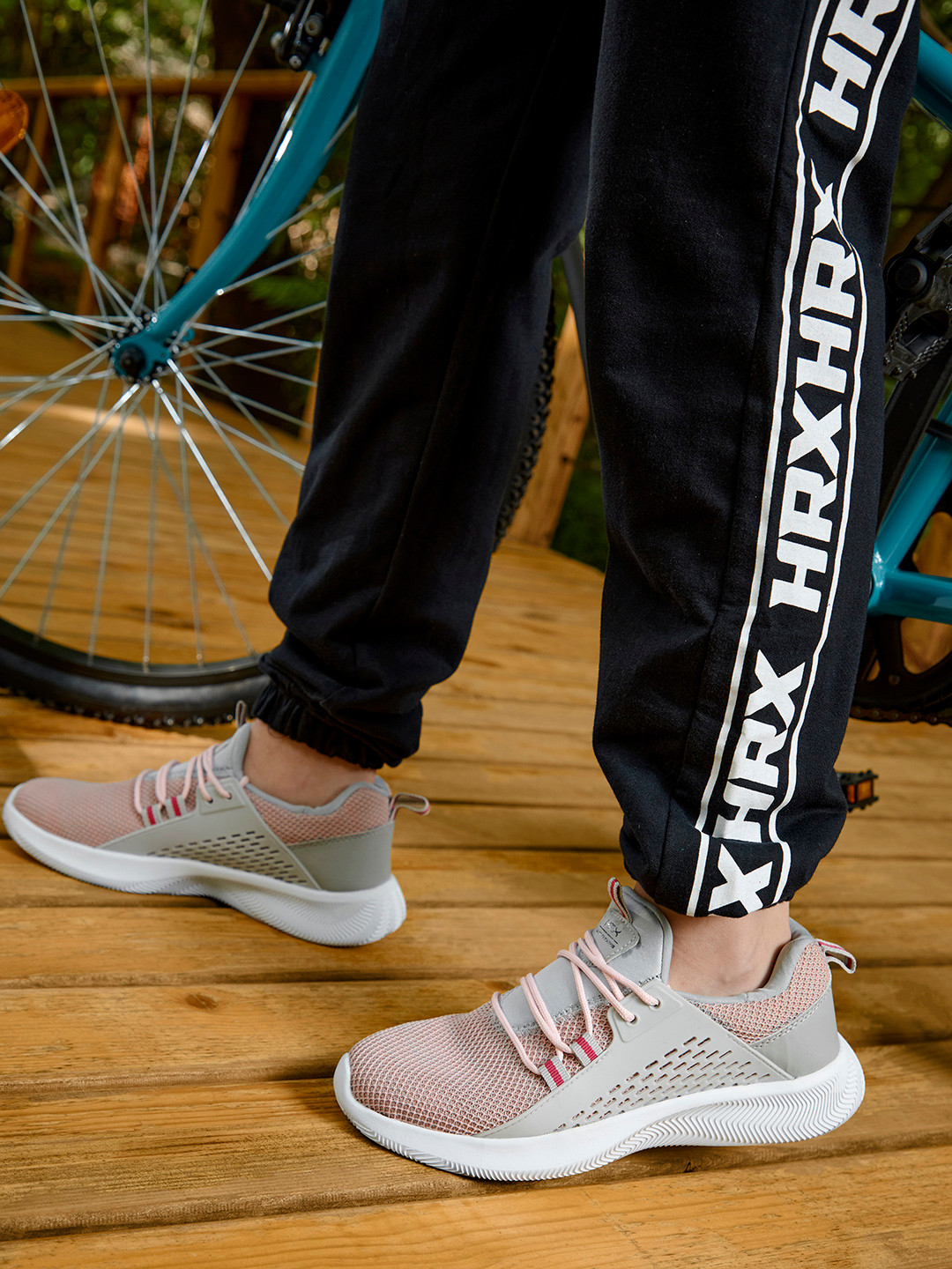 HRX by Hrithik Roshan U-17 Girls Dusty Pink & Grey Woven Design Running Shoes