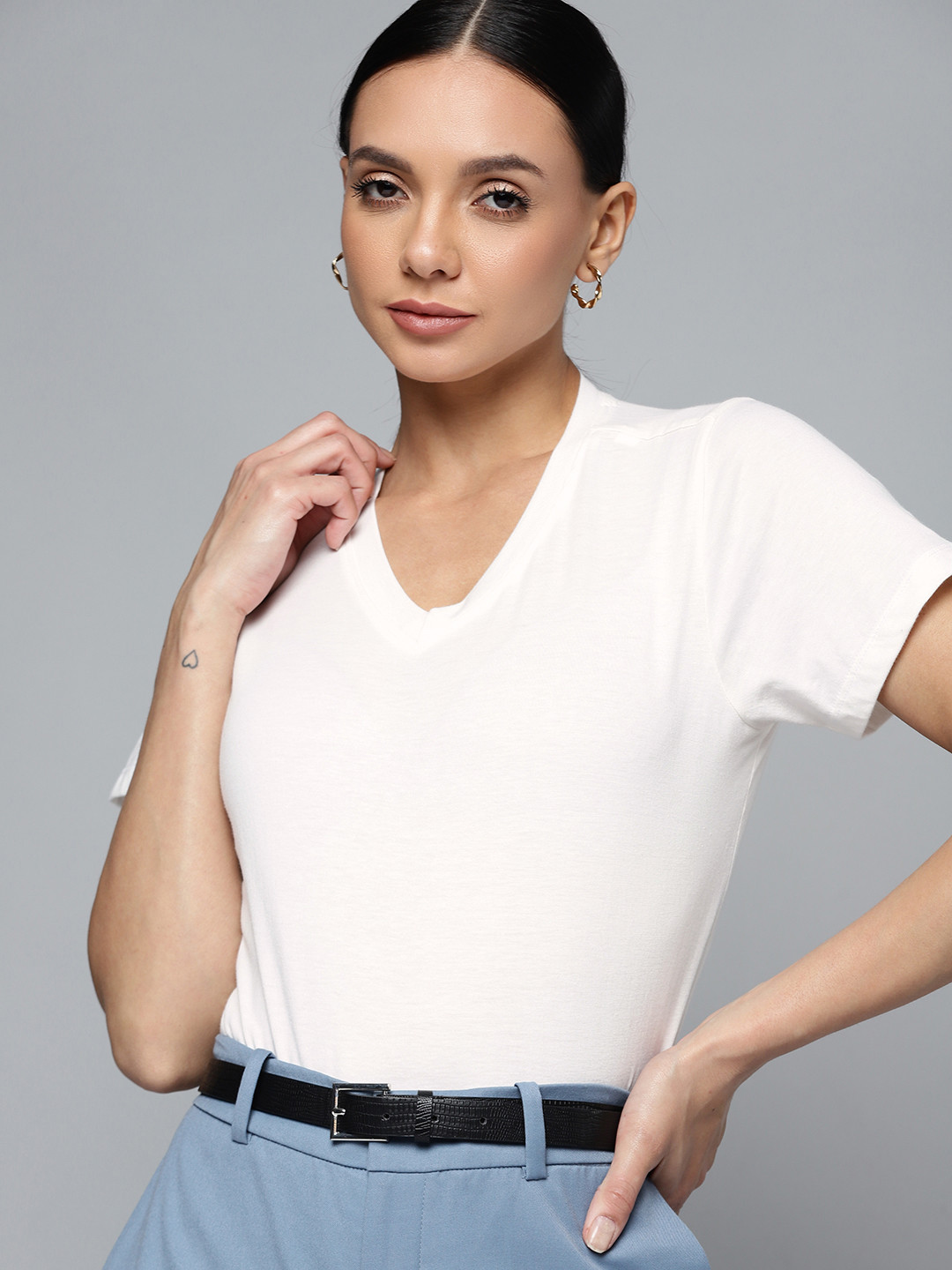 Chemistry Women White V-Neck T-shirt