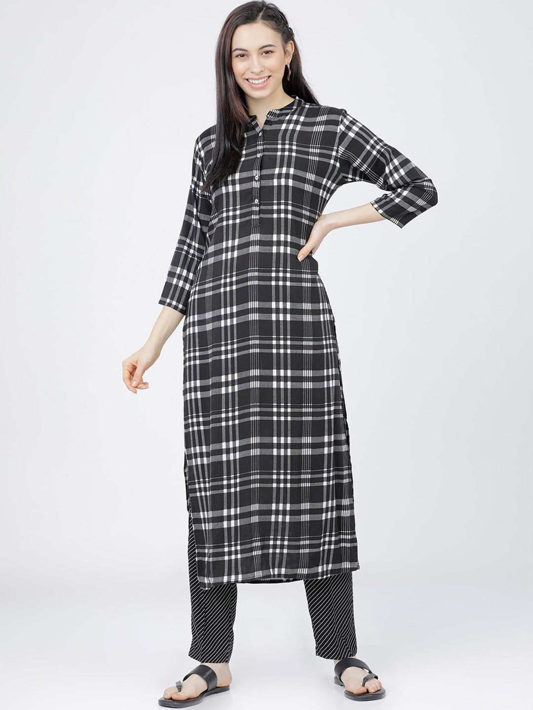 Vishudh Women Black & White Checked Kurta with Trousers
