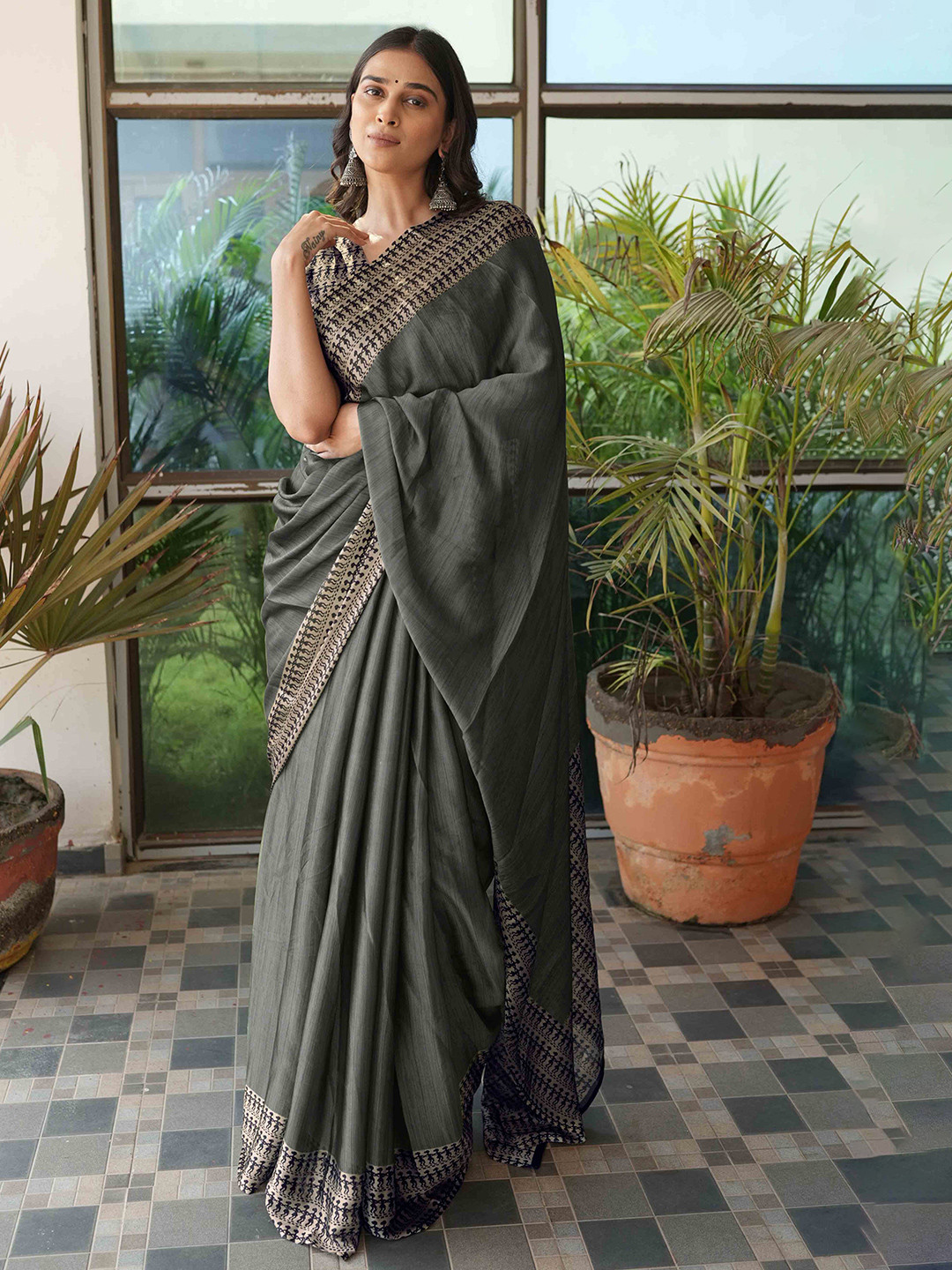 KALINI Grey & Beige Chiffon Saree