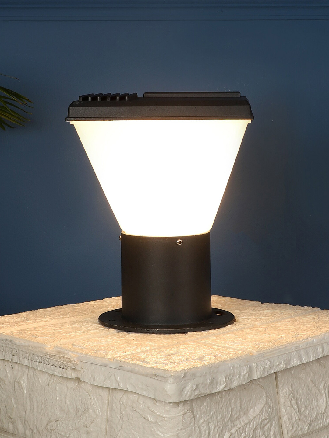 MFD HOME FURNISHING Grey & Off White Aluminium Nexa Contemporary Outdoor Lamp