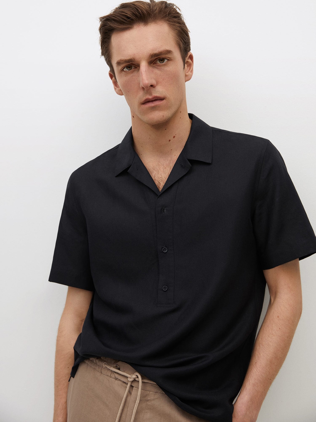 MANGO MAN Men Black Solid Sustainable Casual Shirt