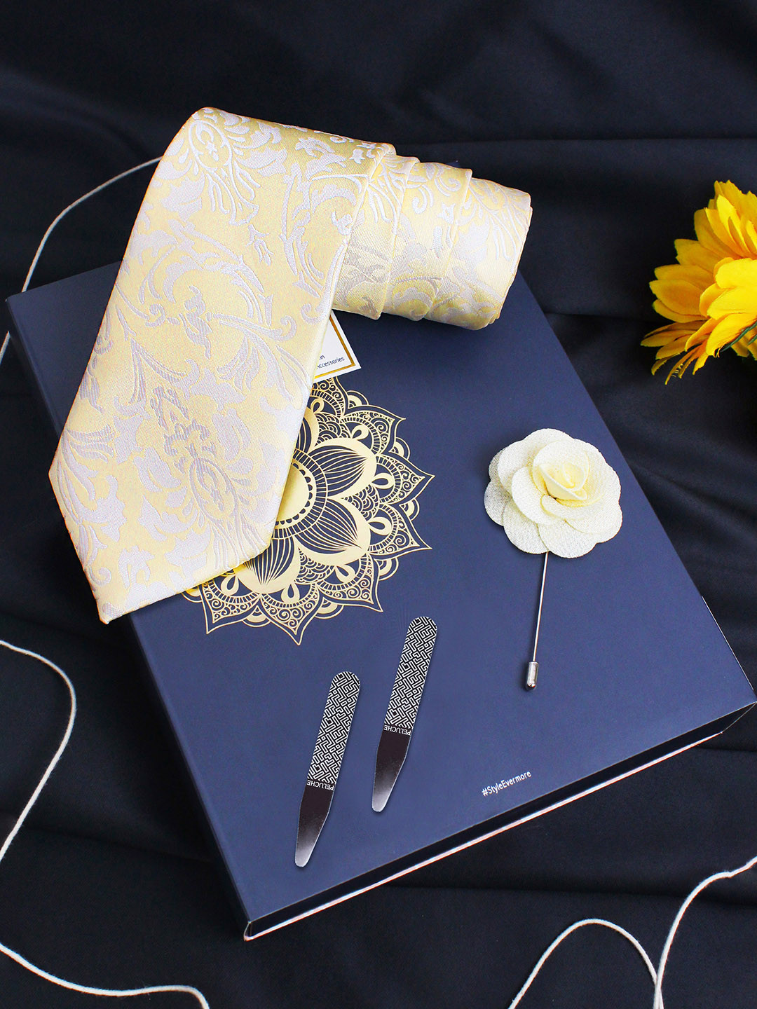 PELUCHE Men Beige Gift Set of Neck Tie with Lapel Pin & Collar Strays