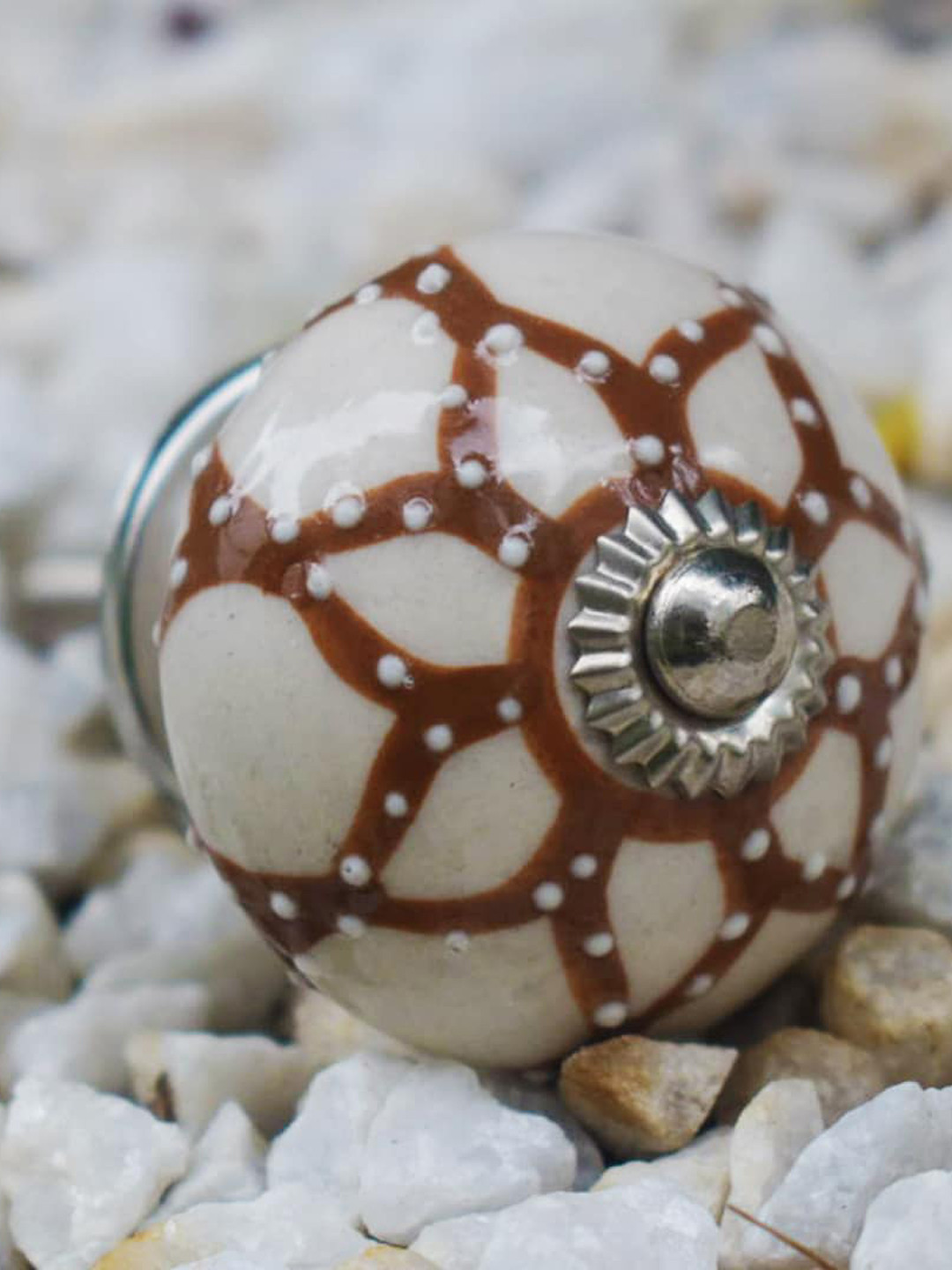 The Decor Mart Set Of 6 Off-White & Brown Ceramic Decorative Knobs