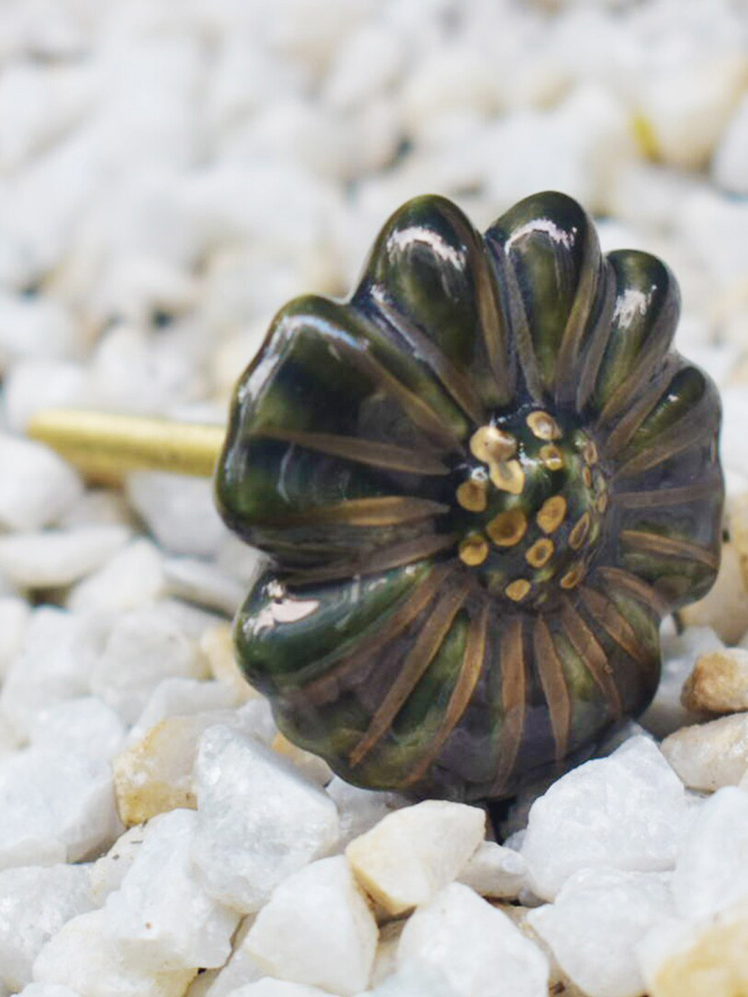 The Decor Mart Set Of 4 Green & Gold Decorative Knobs