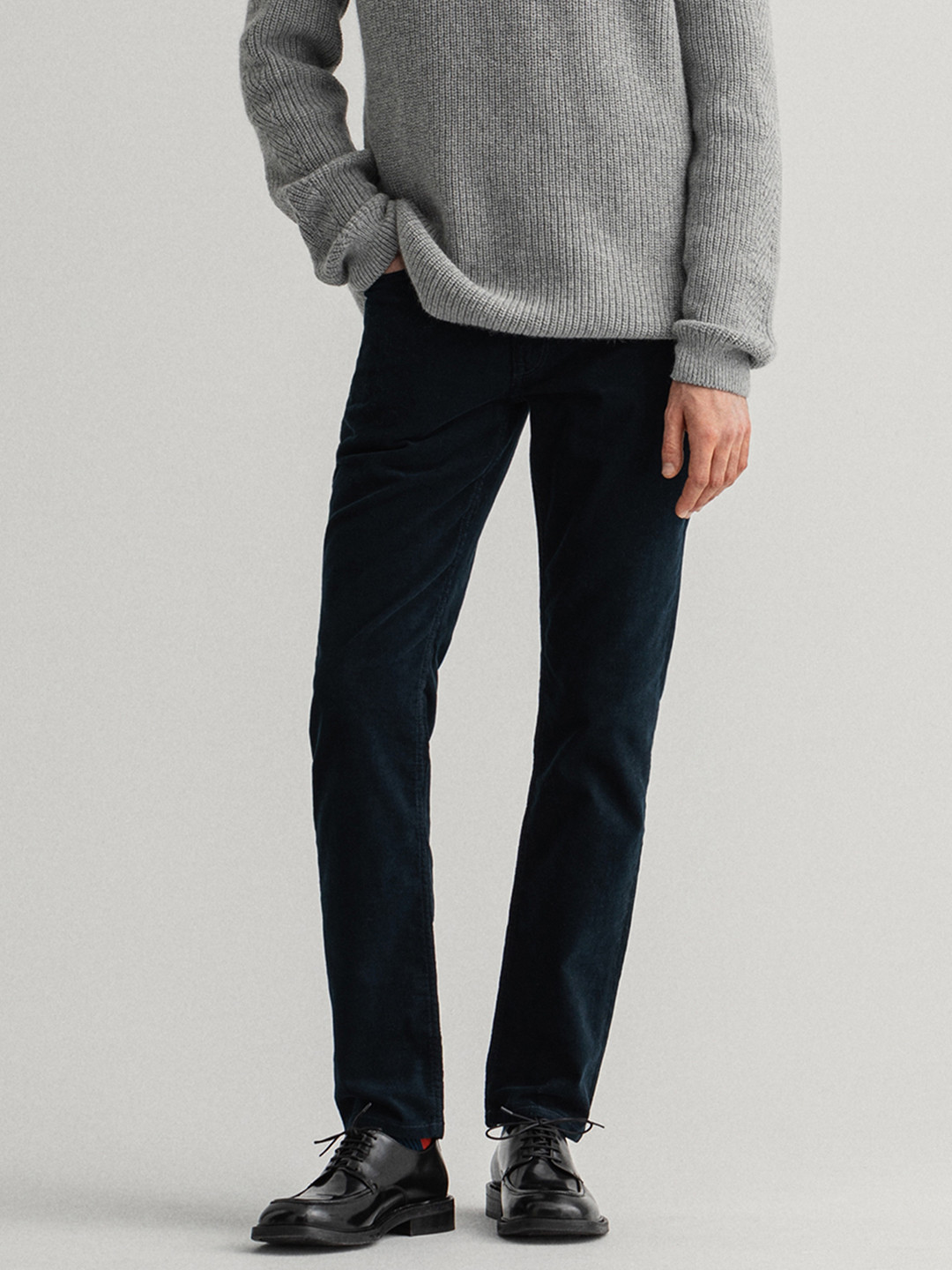 GANT Men Blue Slim Fit Mid-Rise Plain Casual Flat-Front Trousers