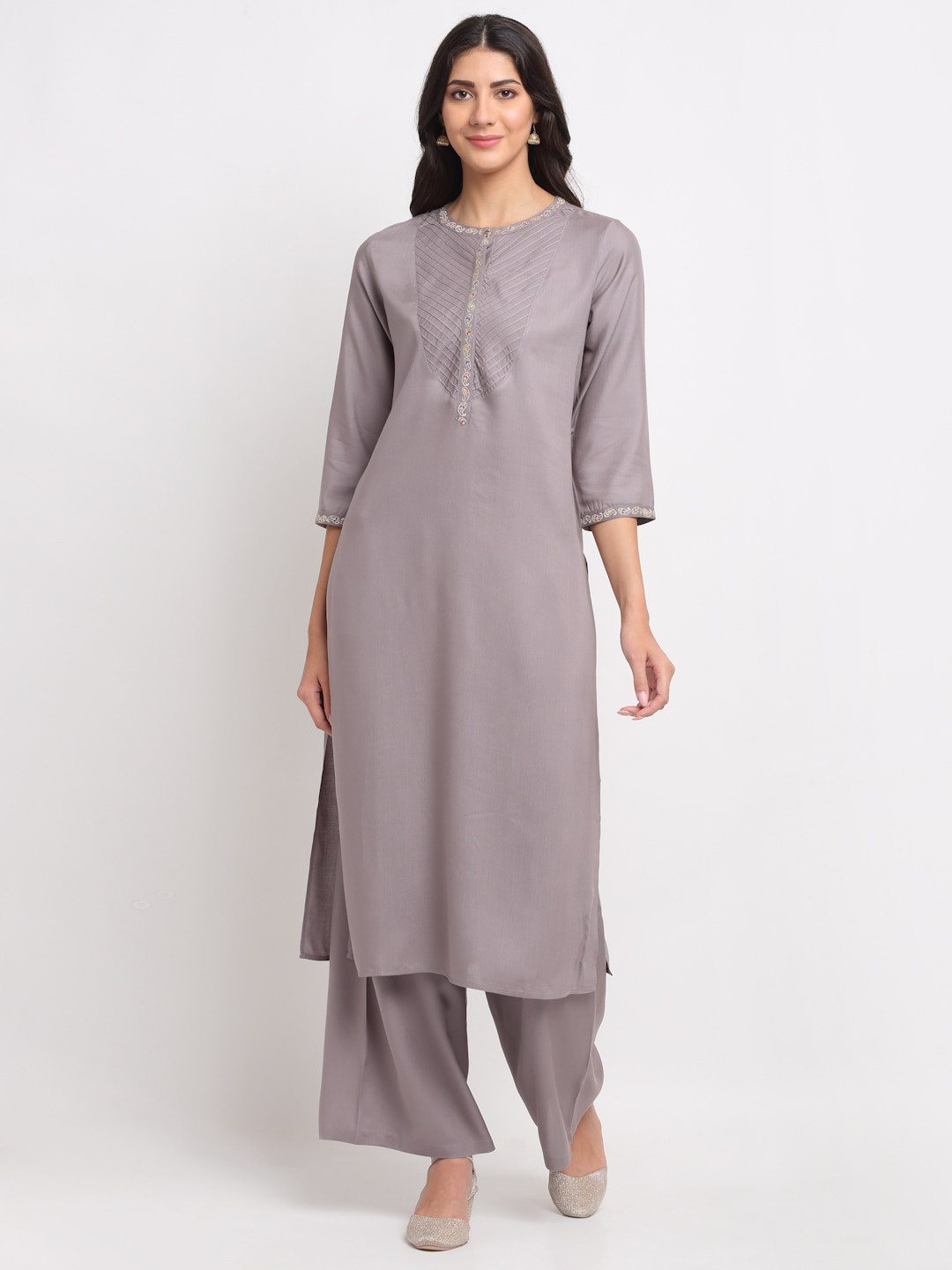 BLANC9 Women Grey Embroidered Kurta