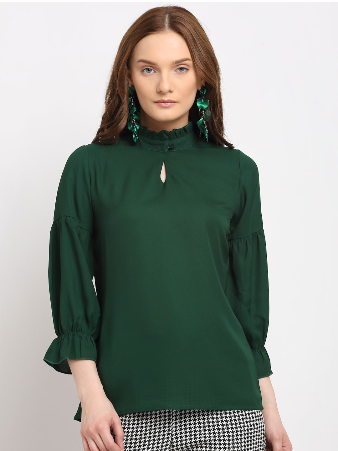 La Zoire Green Keyhole Neck Georgette Regular Top