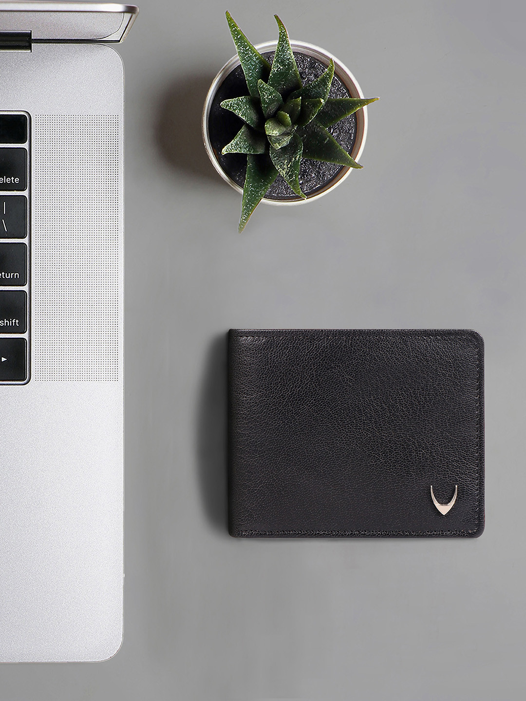 Hidesign Men Black Textured Leather Two Fold Wallet