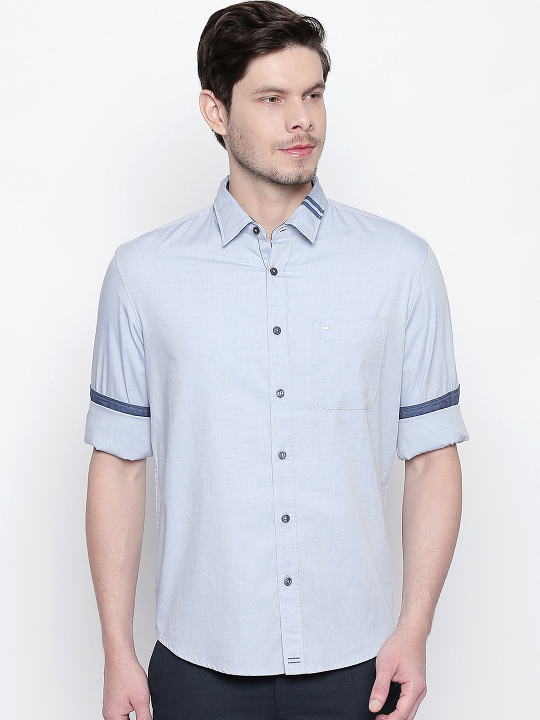Basics Men Blue Slim Fit Solid Casual Shirt
