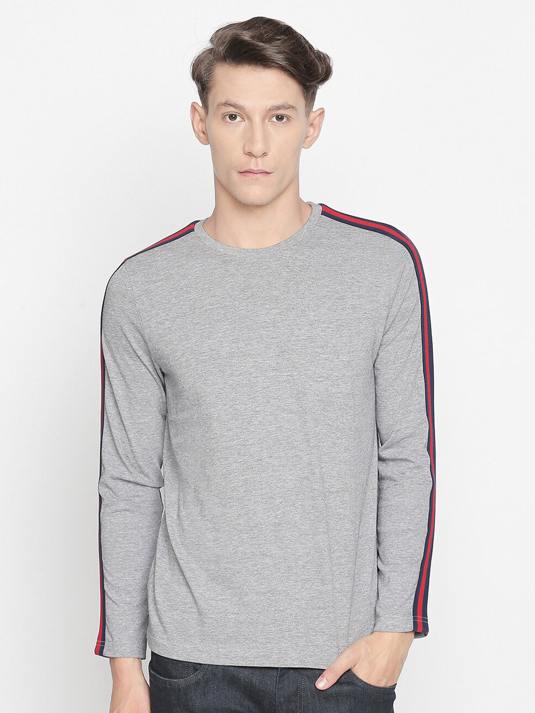 Basics Men Grey Muscle FitT-shirt