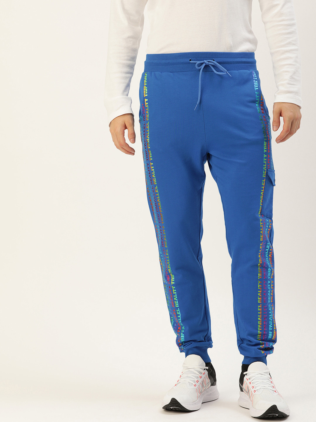 FOREVER 21 Men Blue Typography Printed Regular Fit Pure Cotton Joggers Trousers