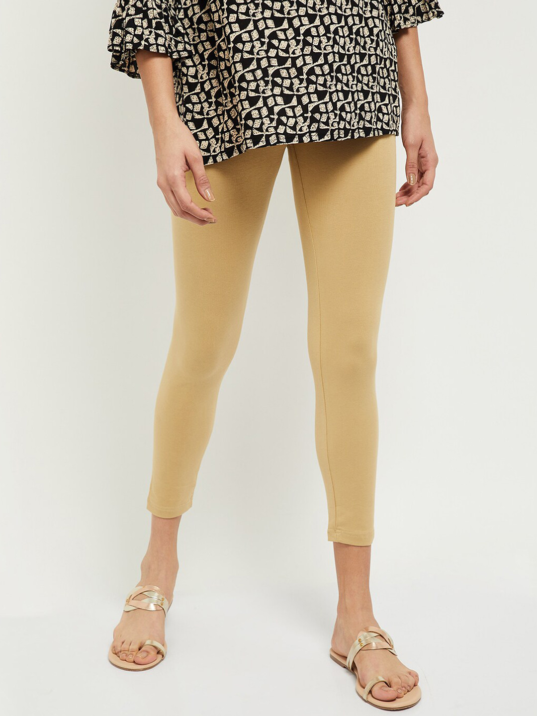 max Women Beige Solid Three-Fourth Length Leggings