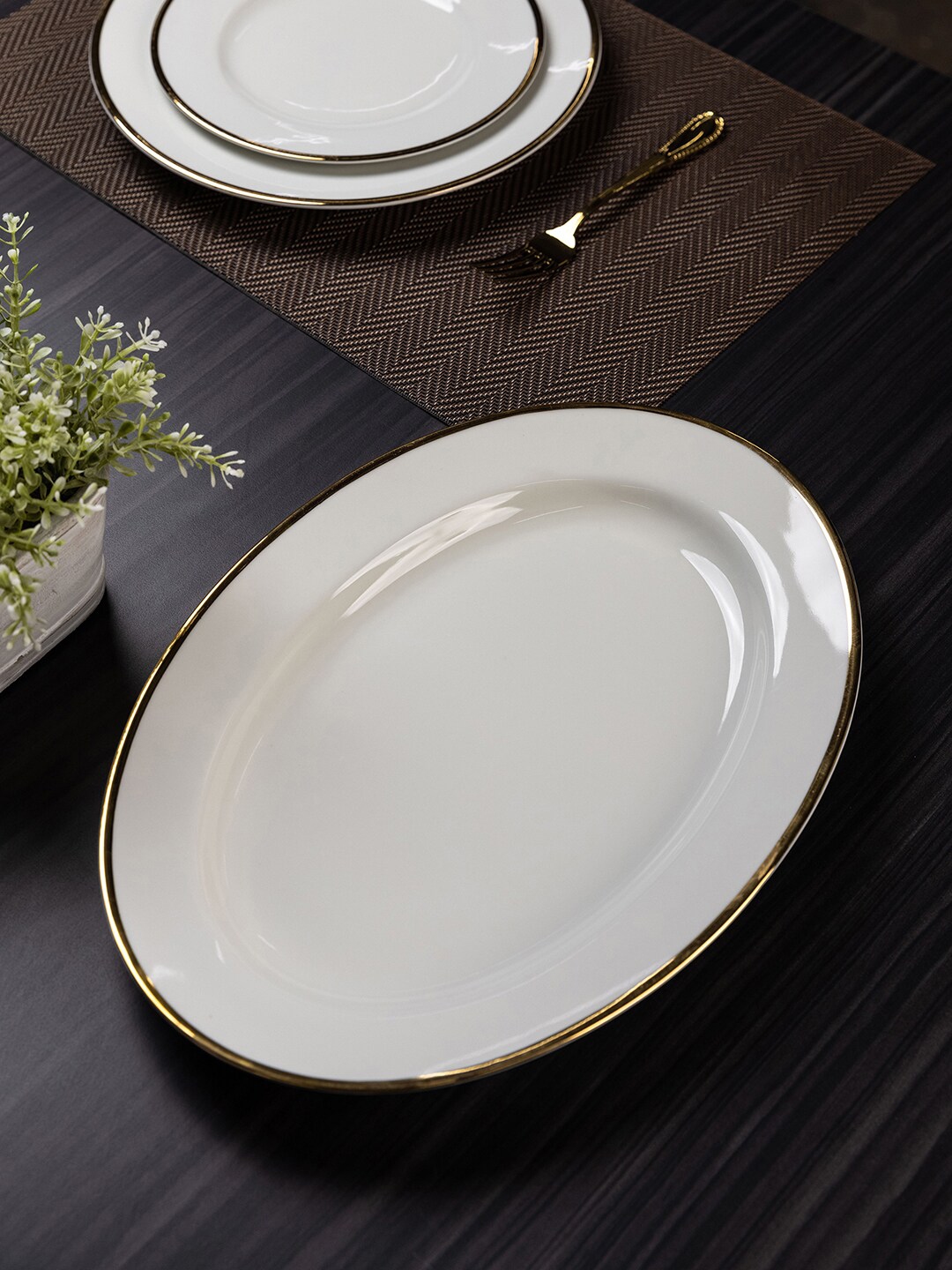 Pure Home and Living Off White & Gold-Toned Ceramic Oval Serving Platter