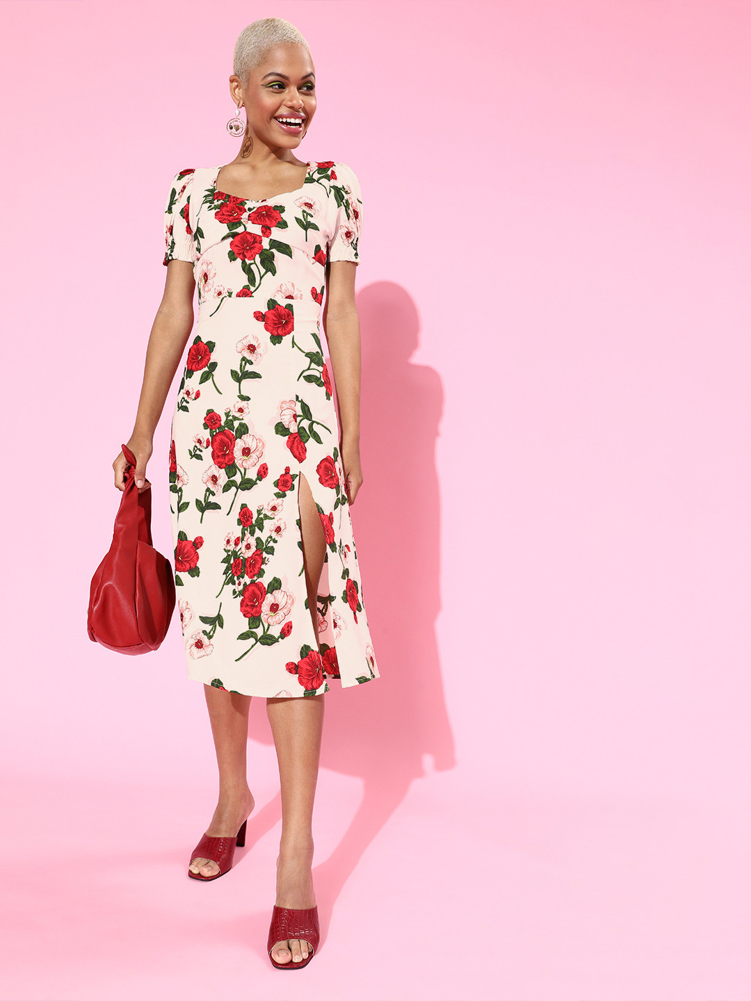 Berrylush Women Peaceful White Floral Sweetheart Neck Dress