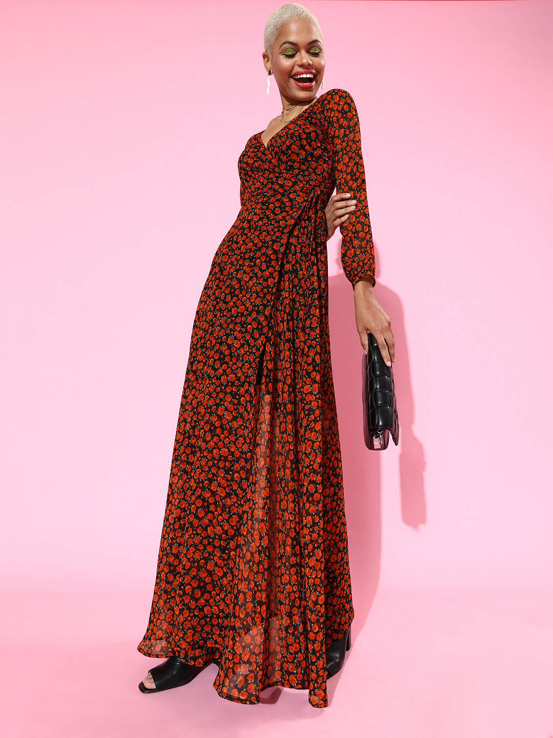 Berrylush Women Stylish Black Floral Sweetheart Neck Dress